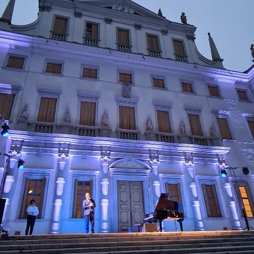 Il vicegovernatore Anzil al concerto di Sebastian Di Bin a Villa Manin di Passariano